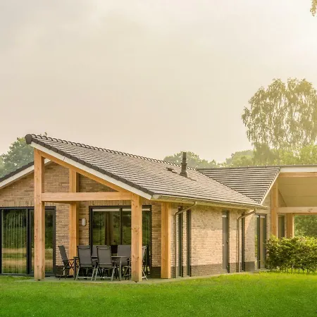 Holiday De Ijsvogel.12 Holiday home *